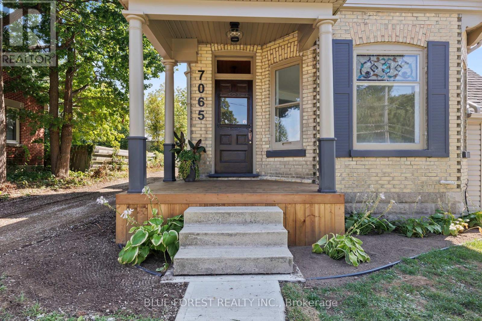 7065 Longwoods Road, London South, Ontario  N6P 1B6 - Photo 3 - X12384816