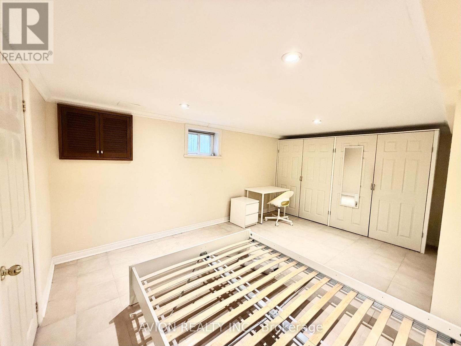 LOWER - 176 PATRICIA AVENUE, Toronto, Ontario