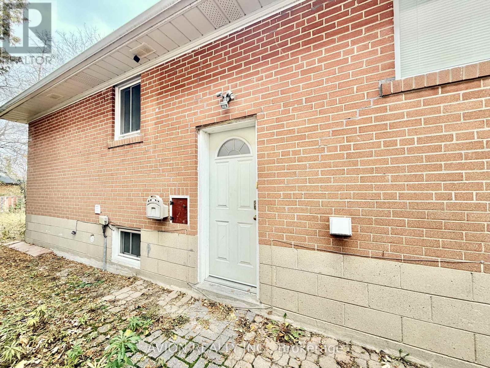 Lower - 176 Patricia Avenue, Toronto, Ontario  M2M 1J5 - Photo 3 - C12564590