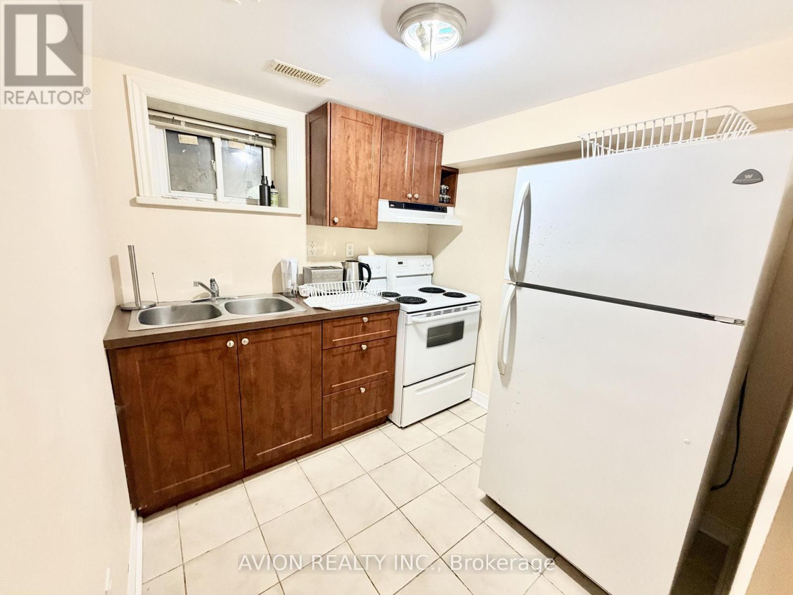 Lower - 176 Patricia Avenue, Toronto, Ontario  M2M 1J5 - Photo 6 - C12564590
