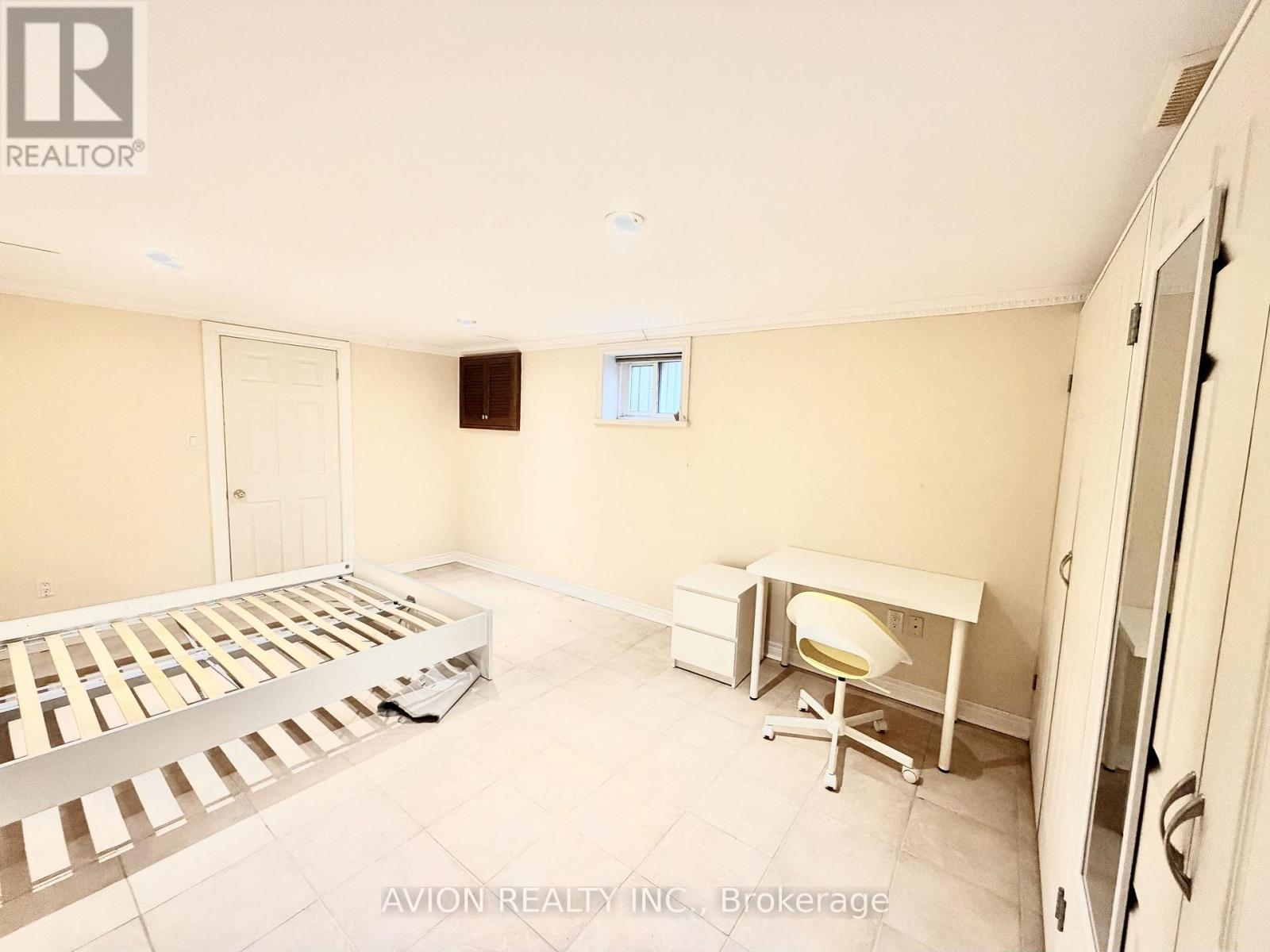 Lower - 176 Patricia Avenue, Toronto, Ontario  M2M 1J5 - Photo 8 - C12564590
