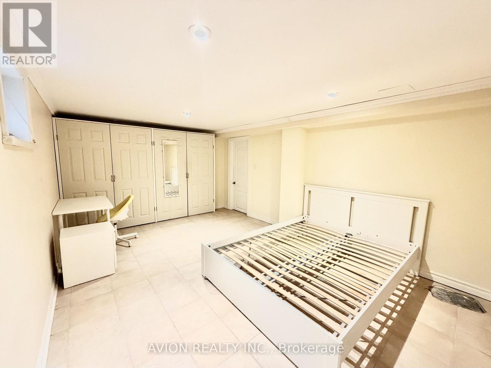 Lower - 176 Patricia Avenue, Toronto, Ontario  M2M 1J5 - Photo 9 - C12564590