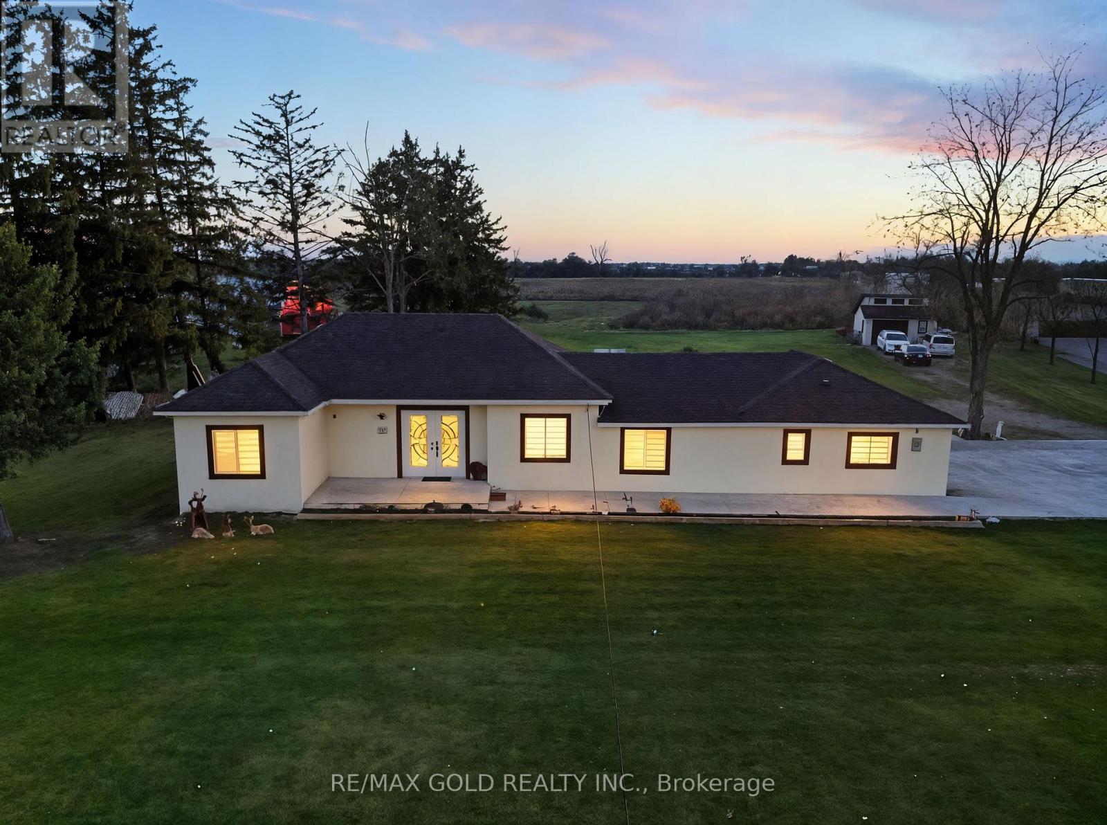 684 Talbot Road, Lakeshore, Ontario  N0R 1K0 - Photo 2 - X12564462