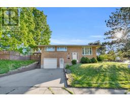 33 SWEETBRIAR DRIVE, Kitchener, Ontario