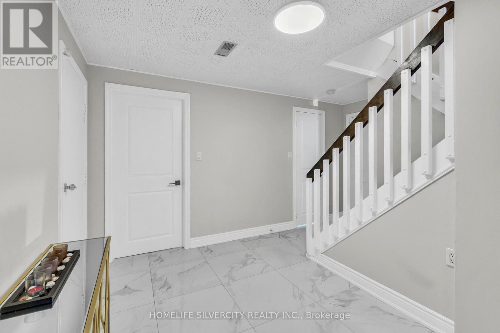 33 Sweetbriar Drive, Kitchener, Ontario  N2M 4S4 - Photo 4 - X12562598