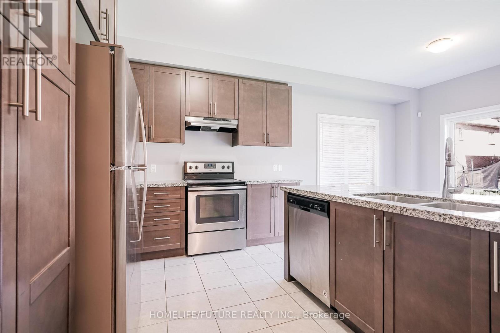 51 Arthur Mclaughlin Street, Clarington, Ontario  L1C 0T6 - Photo 11 - E12564592