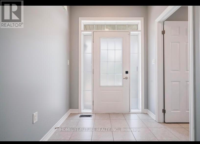 51 Arthur Mclaughlin Street, Clarington, Ontario  L1C 0T6 - Photo 2 - E12564592