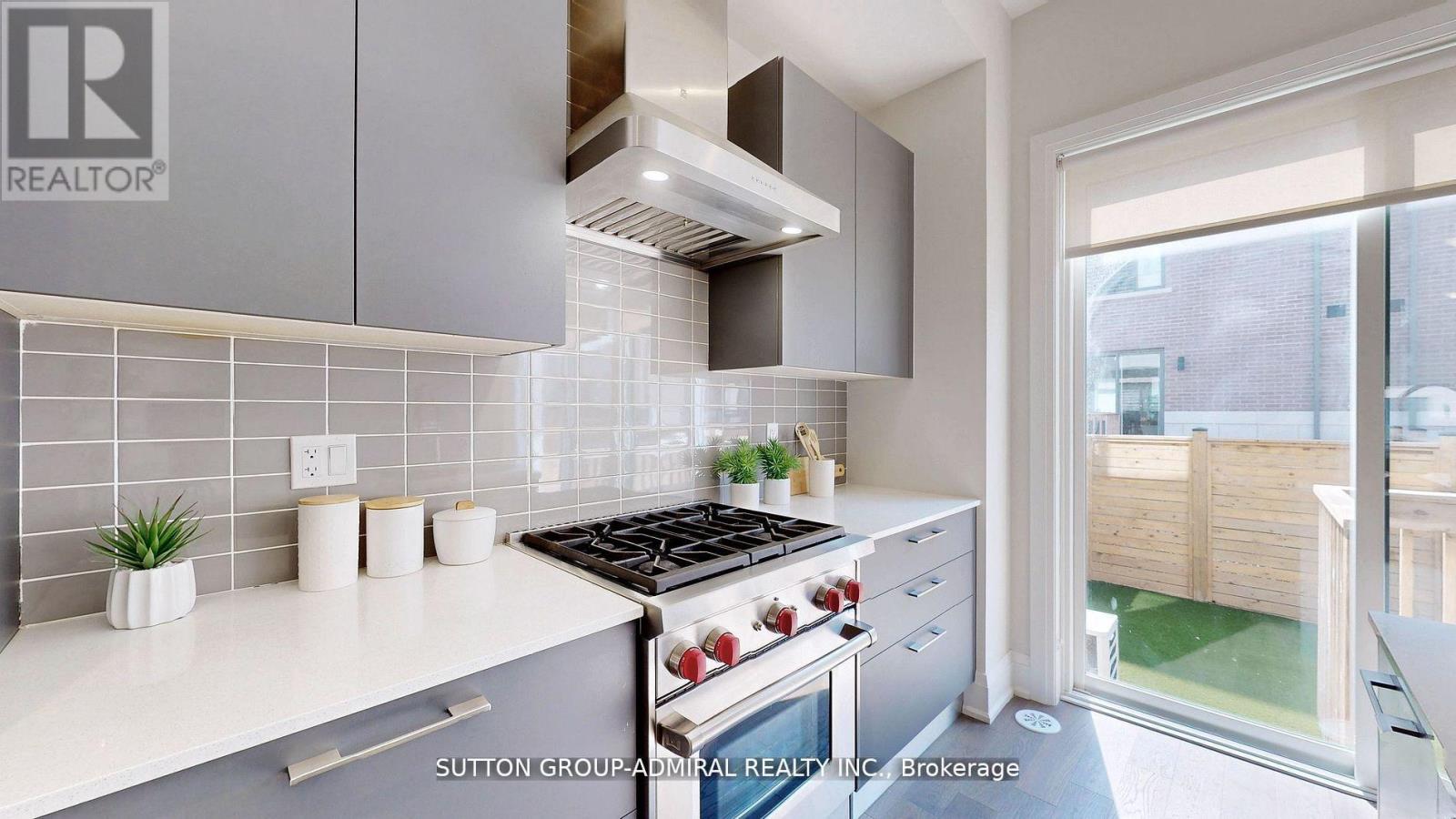 247 Smallwood Circle S, Vaughan, Ontario  L4J 0K8 - Photo 16 - N12564542