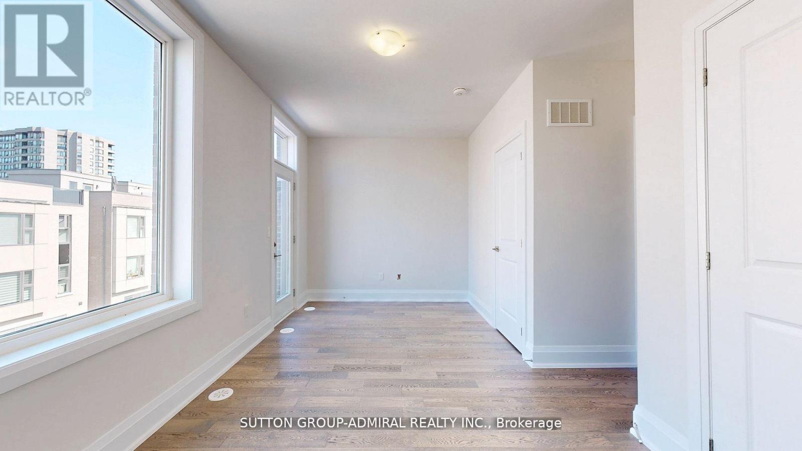 247 Smallwood Circle S, Vaughan, Ontario  L4J 0K8 - Photo 27 - N12564542