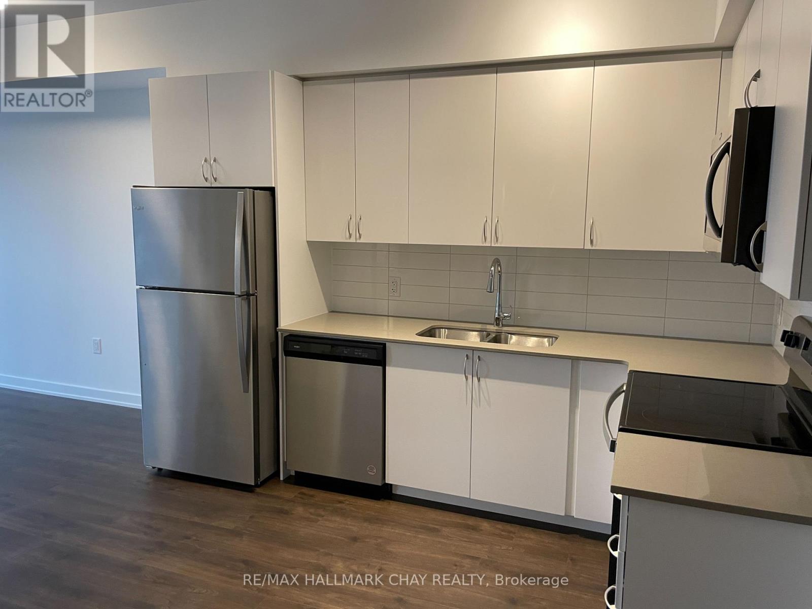 202 - 56 Lakeside Terrace, Barrie, Ontario  L4M 0L4 - Photo 4 - S12564532