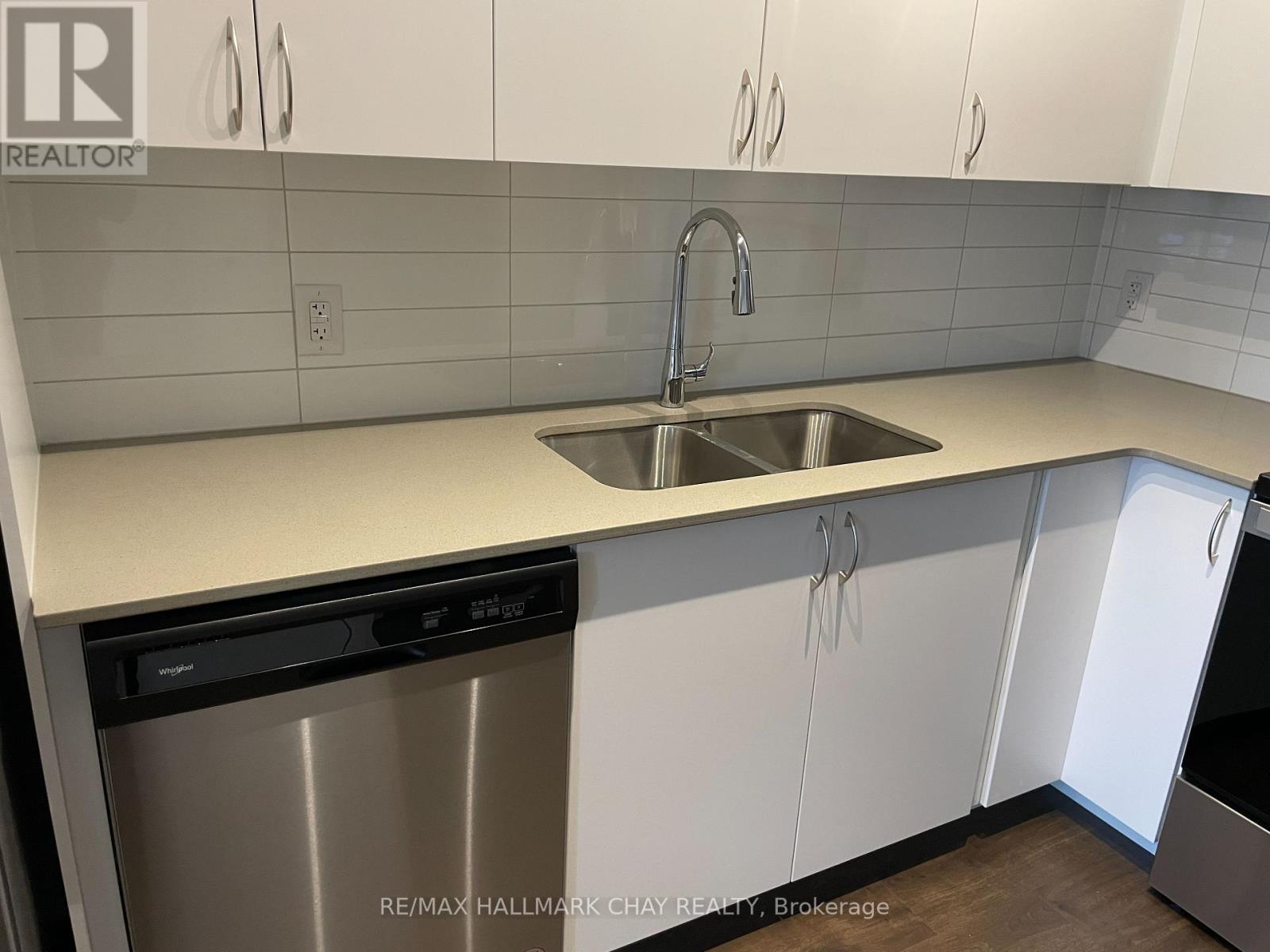 202 - 56 Lakeside Terrace, Barrie, Ontario  L4M 0L4 - Photo 8 - S12564532