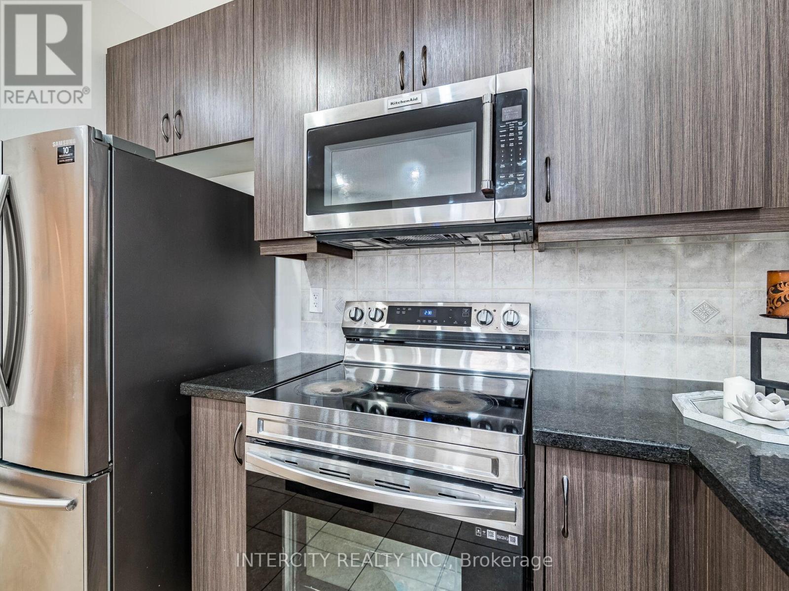 27 Exton Road, Brampton, Ontario  L6X 5M8 - Photo 12 - W12564540