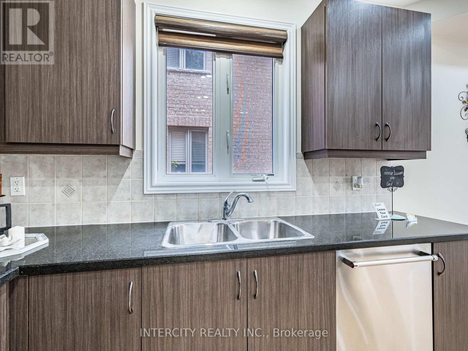 27 Exton Road, Brampton, Ontario  L6X 5M8 - Photo 13 - W12564540