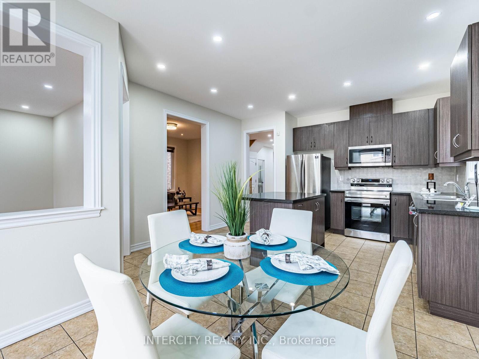 27 Exton Road, Brampton, Ontario  L6X 5M8 - Photo 16 - W12564540