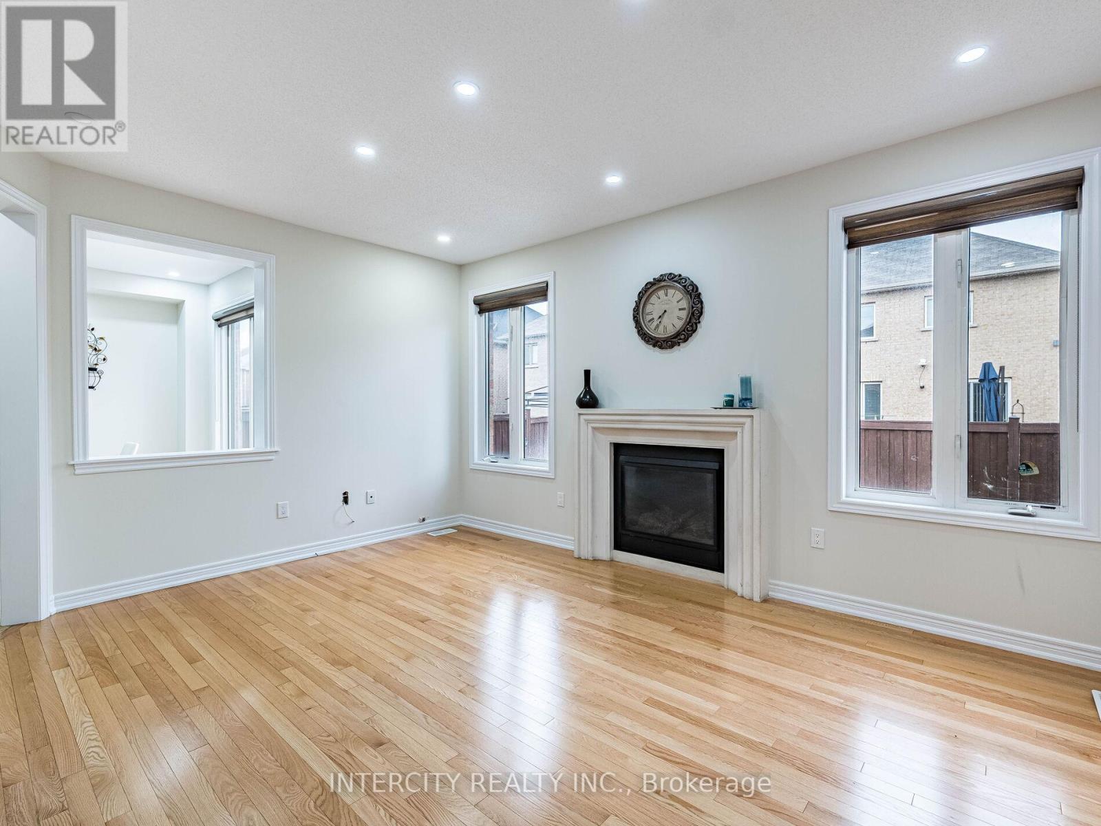 27 Exton Road, Brampton, Ontario  L6X 5M8 - Photo 18 - W12564540