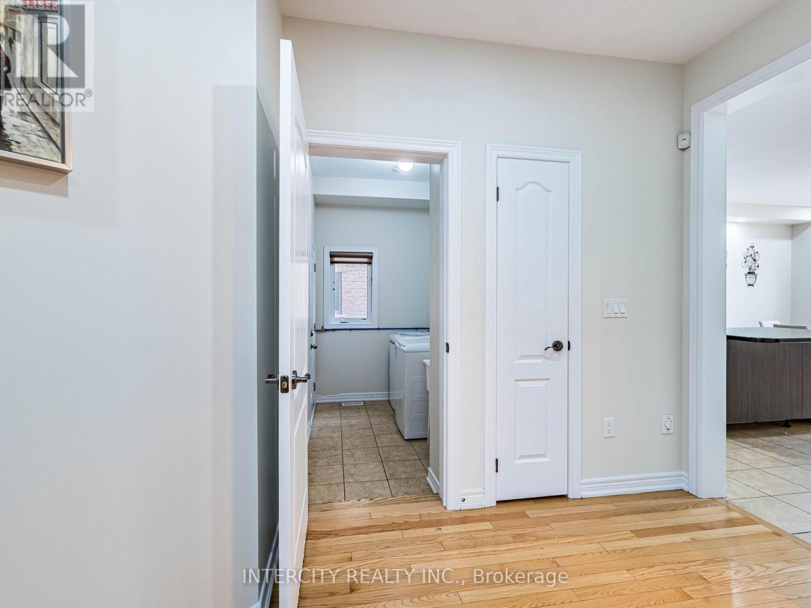 27 Exton Road, Brampton, Ontario  L6X 5M8 - Photo 19 - W12564540