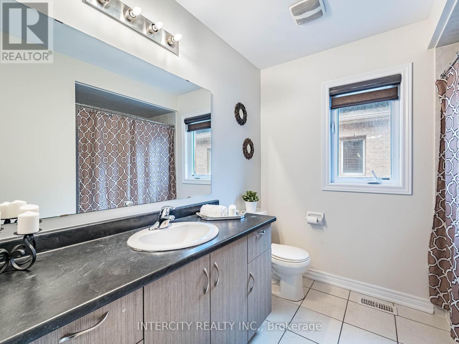 27 Exton Road, Brampton, Ontario  L6X 5M8 - Photo 32 - W12564540