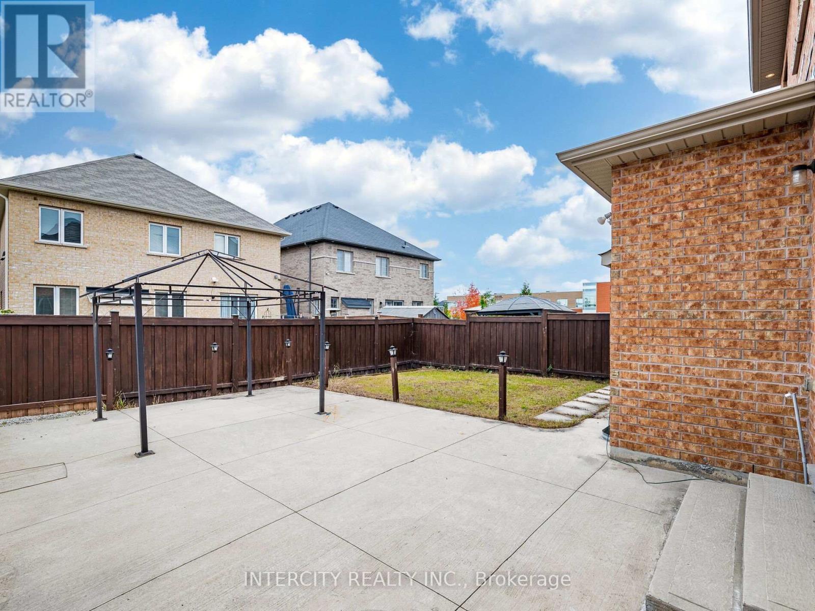 27 Exton Road, Brampton, Ontario  L6X 5M8 - Photo 50 - W12564540