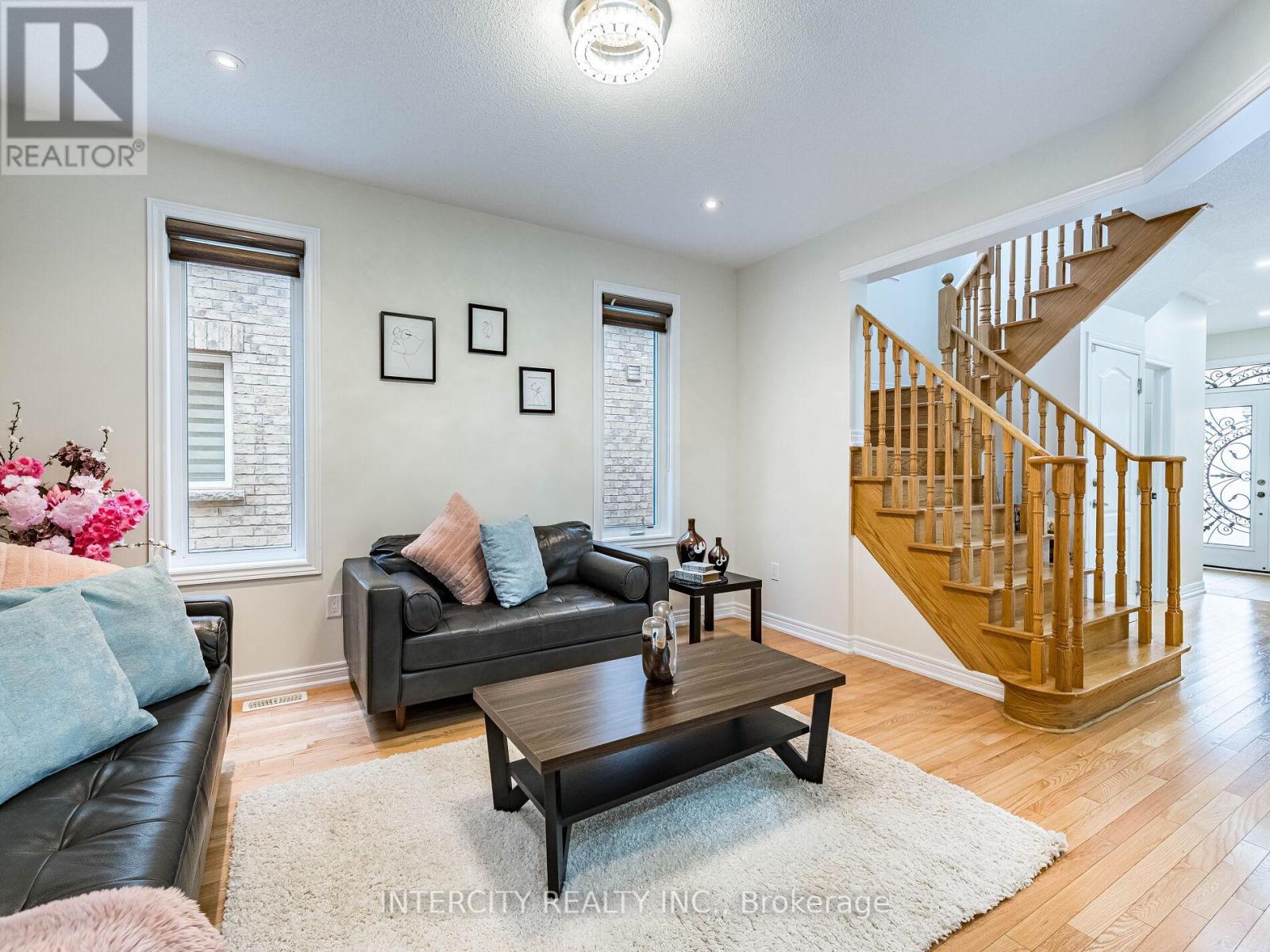 27 Exton Road, Brampton, Ontario  L6X 5M8 - Photo 8 - W12564540