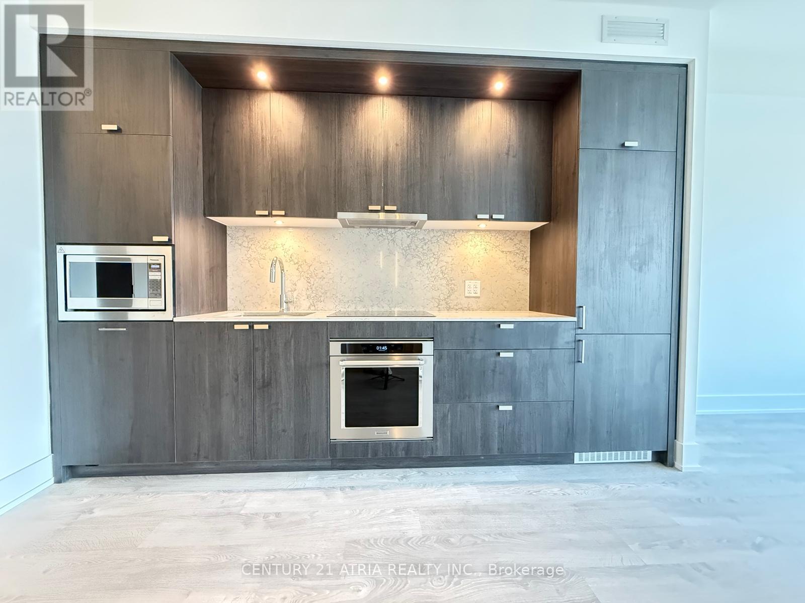 613 - 259 The Kingsway, Toronto, Ontario  M9A 0G2 - Photo 2 - W12564546