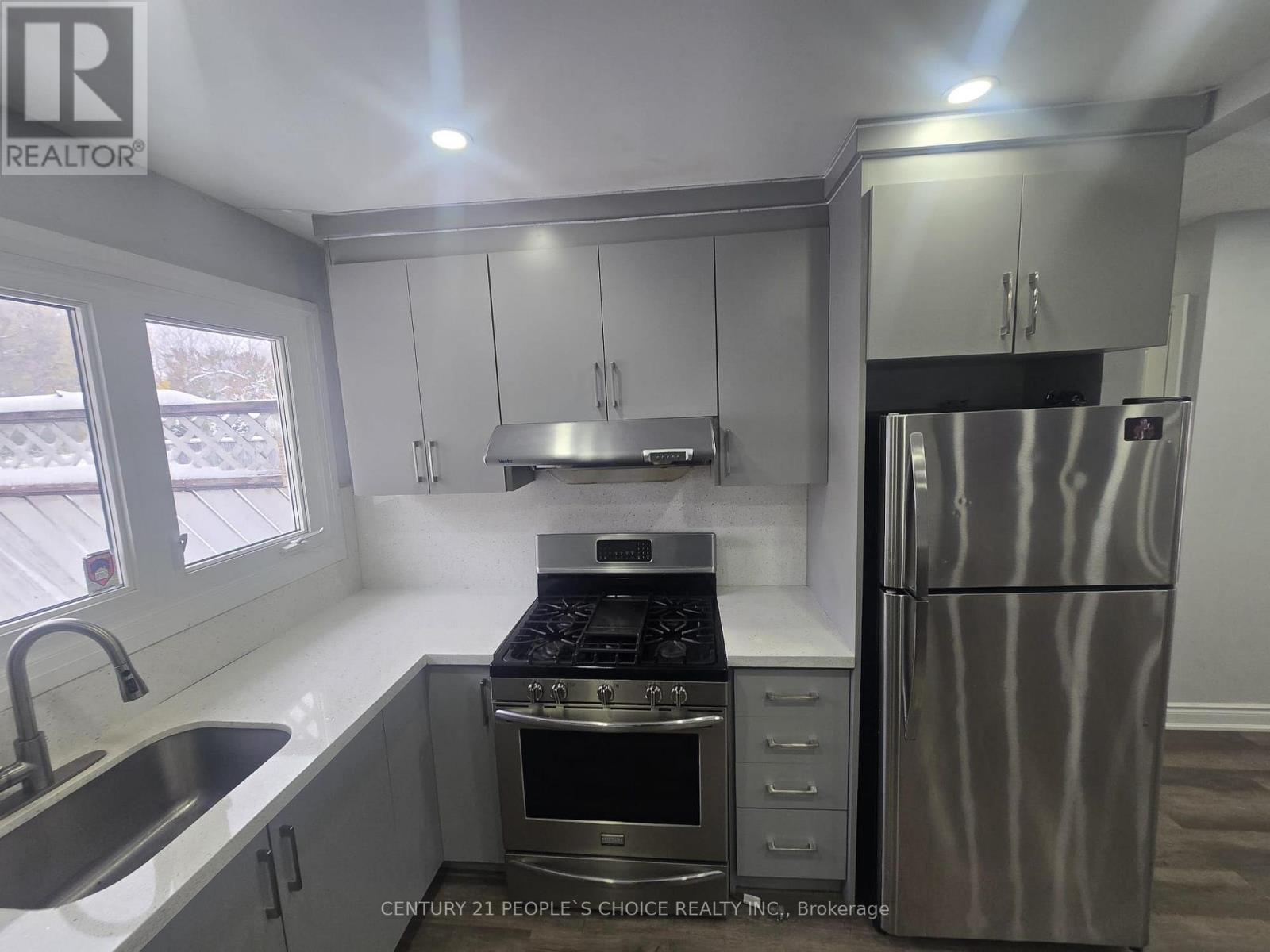 UPPER - 21 MOORE STREET, Brampton, Ontario