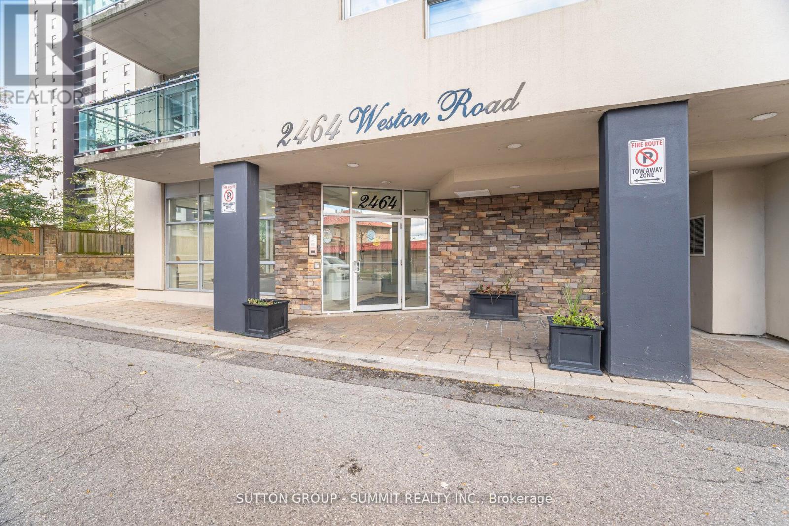 401 - 2464 Weston Road, Toronto, Ontario  M9N 0A2 - Photo 3 - W12564566