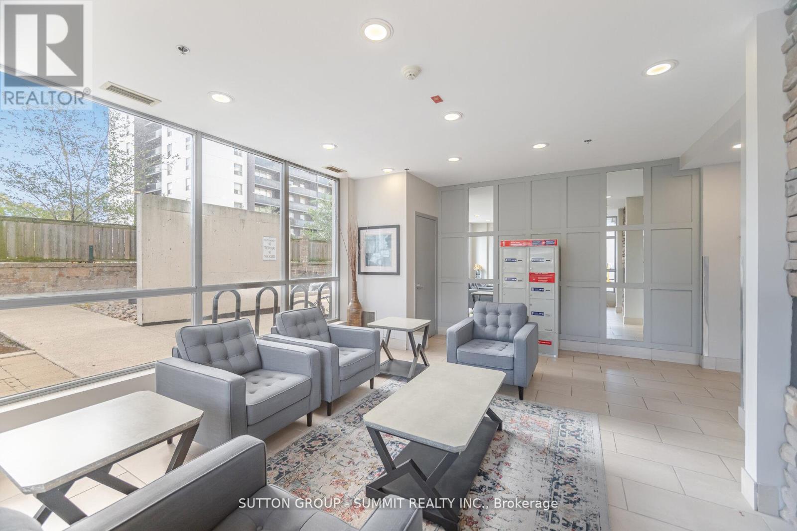 401 - 2464 Weston Road, Toronto, Ontario  M9N 0A2 - Photo 5 - W12564566