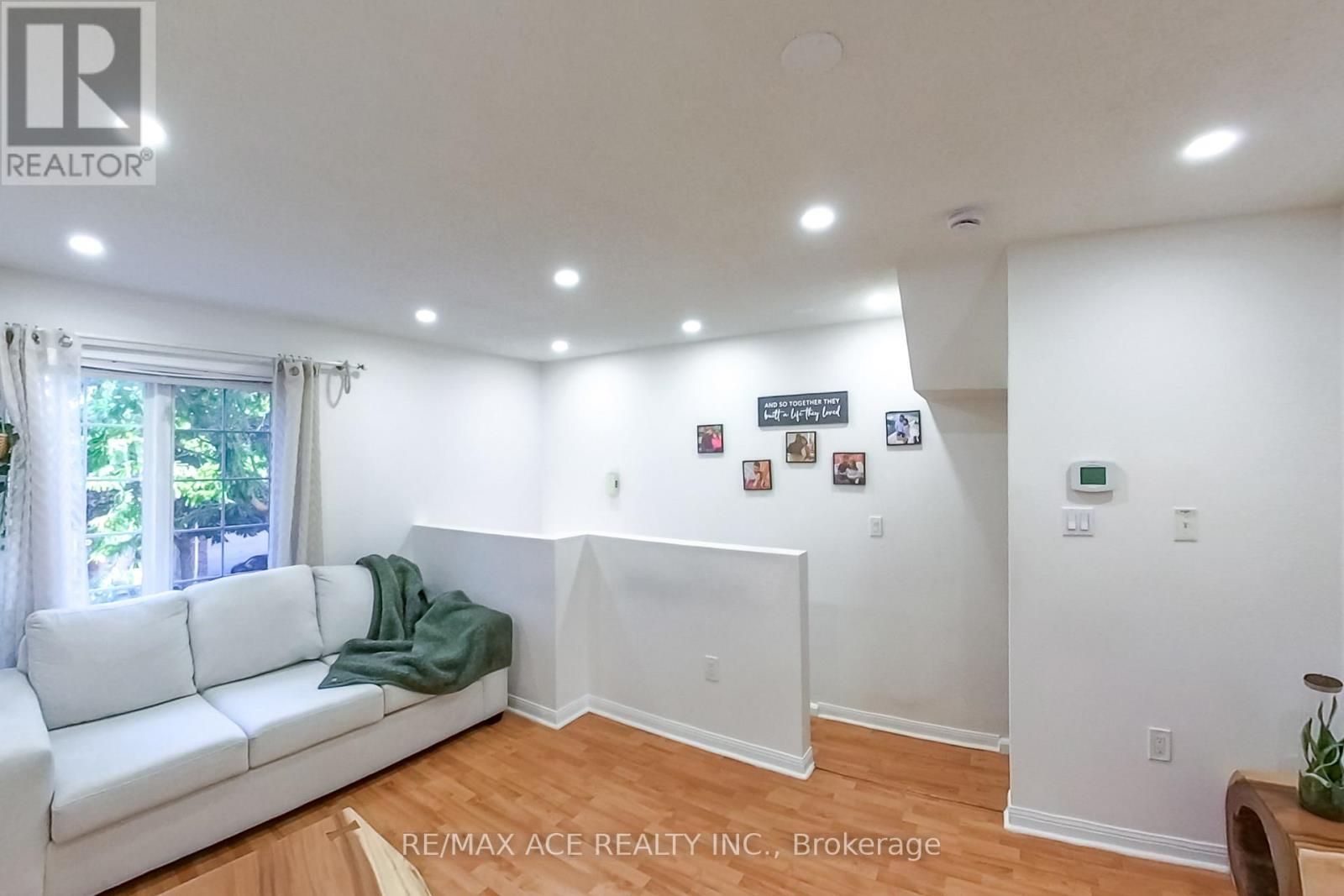 22 - 1525 SOUTH PARADE COURT, Mississauga, Ontario