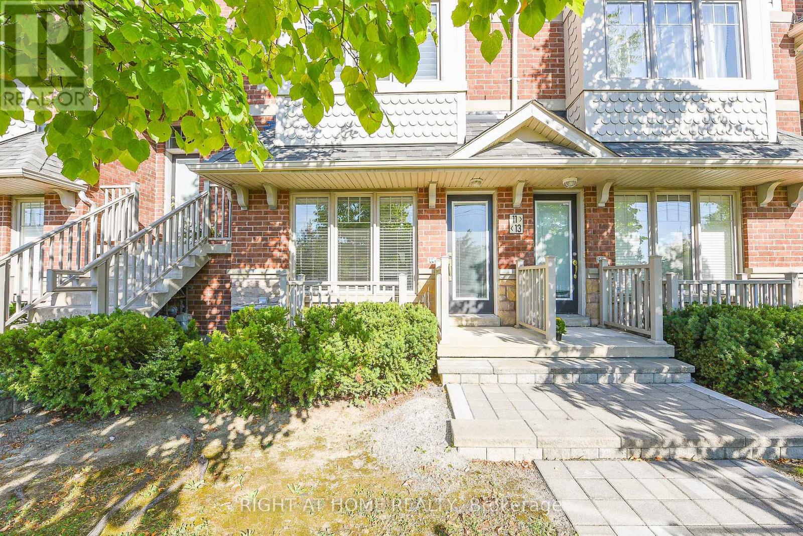 13 - 3335 Thomas Street, Mississauga, Ontario  L5M 0N7 - Photo 3 - W12564572