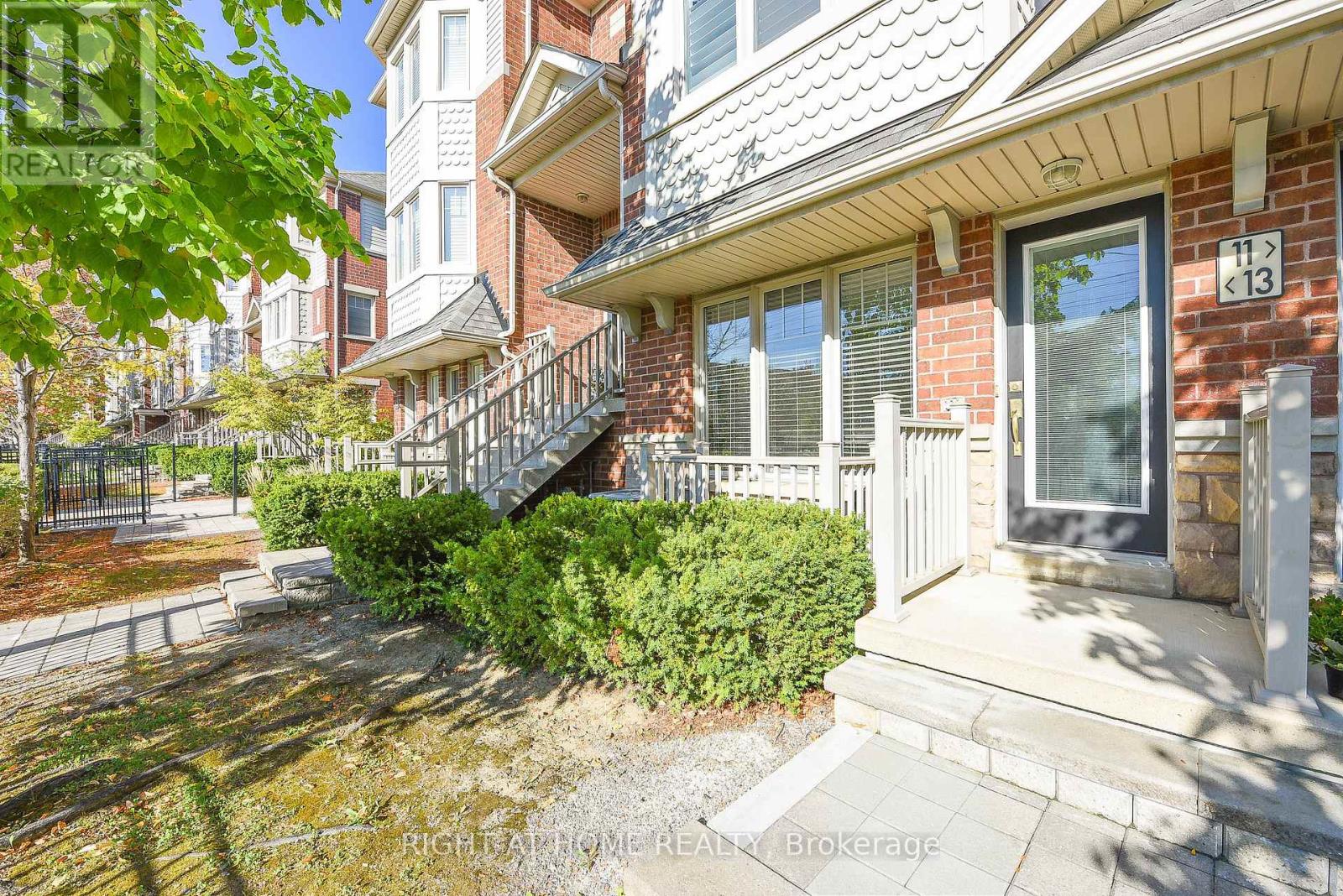 13 - 3335 Thomas Street, Mississauga, Ontario  L5M 0N7 - Photo 4 - W12564572