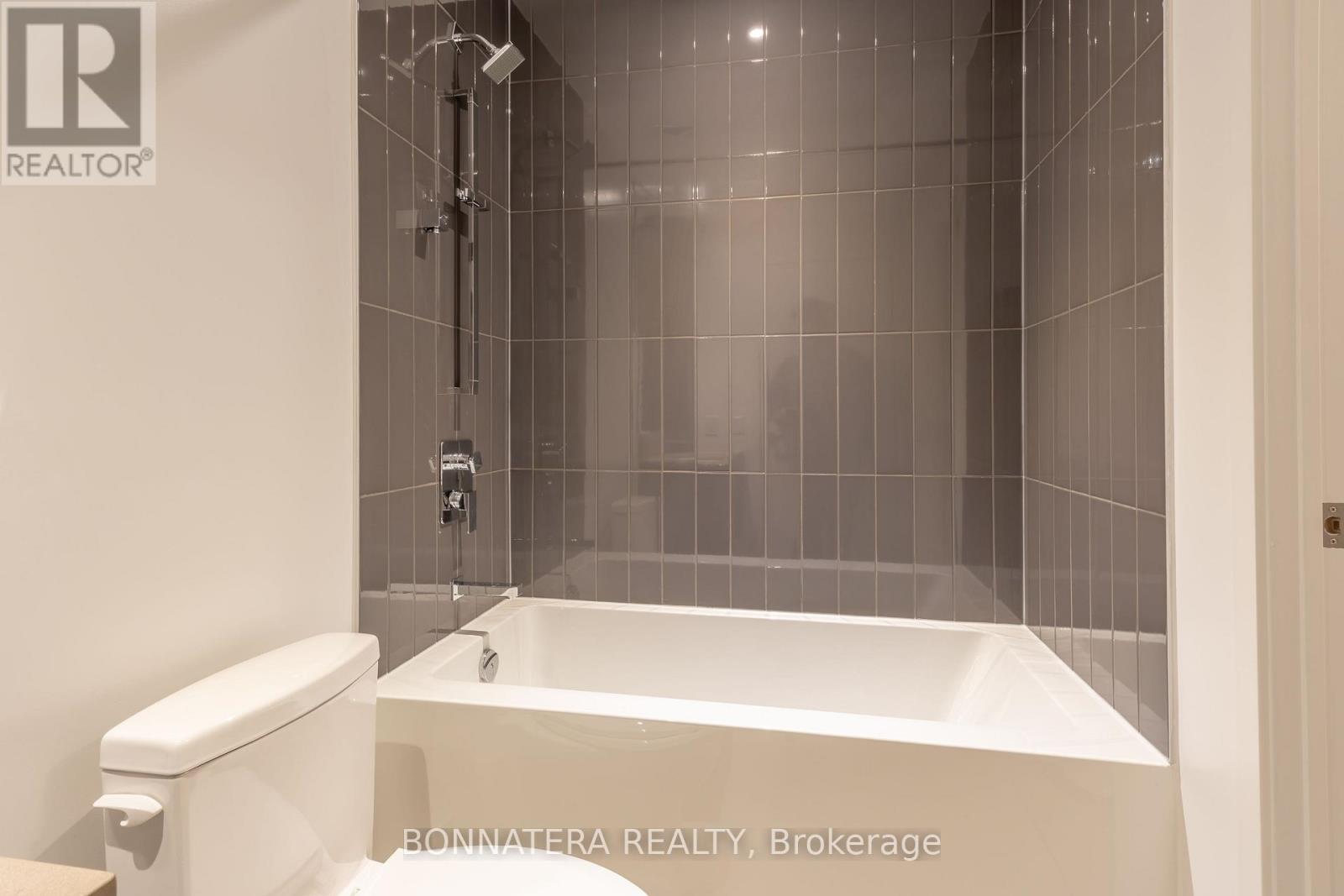 320 - 3900 Confederation Parkway, Mississauga, Ontario  L5B 0M3 - Photo 14 - W12564594