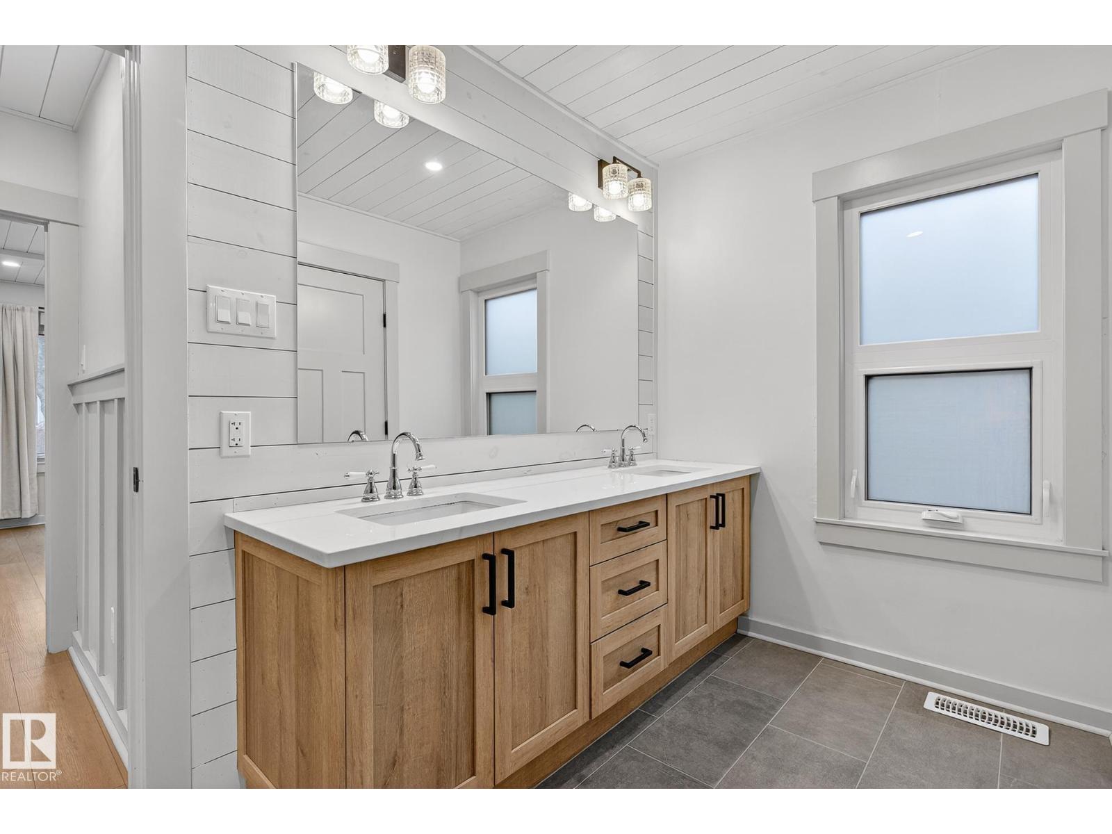 9653 83 Av Nw, Edmonton, Alberta  T6C 1C1 - Photo 22 - E4466212