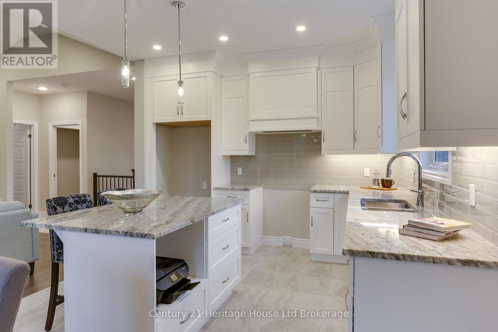 114 Beech Boulevard, Tillsonburg, Ontario  N4G 5S1 - Photo 10 - X12230625