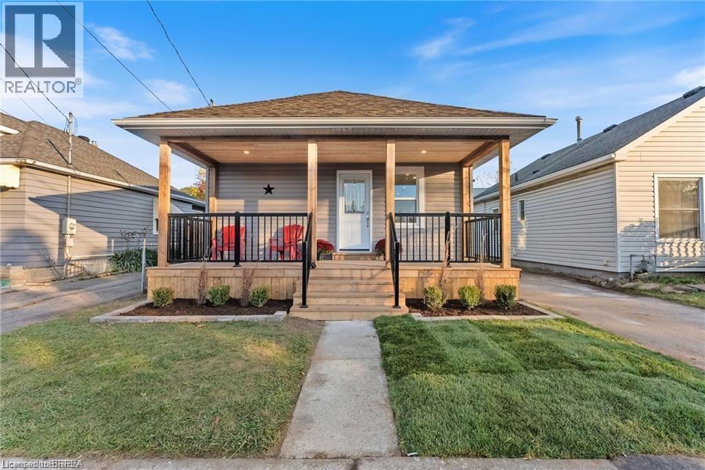 25 Dundee Street, Brantford, Ontario  N3R 4M2 - Photo 2 - 40789677