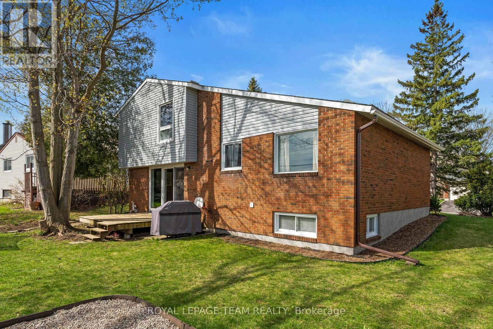 92 Burnetts Grove Circle, Ottawa, Ontario  K2J 1N7 - Photo 36 - X12564616