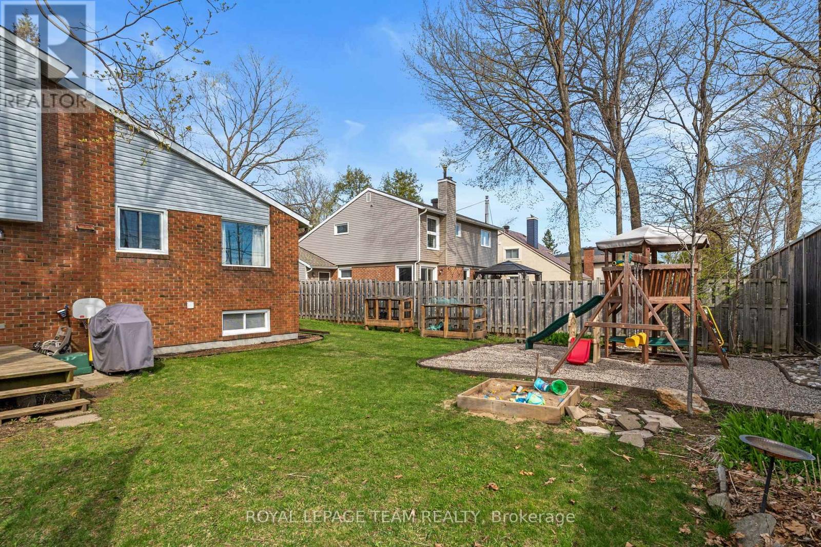 92 Burnetts Grove Circle, Ottawa, Ontario  K2J 1N7 - Photo 38 - X12564616