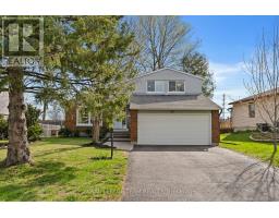92 BURNETTS GROVE CIRCLE, Ottawa, Ontario