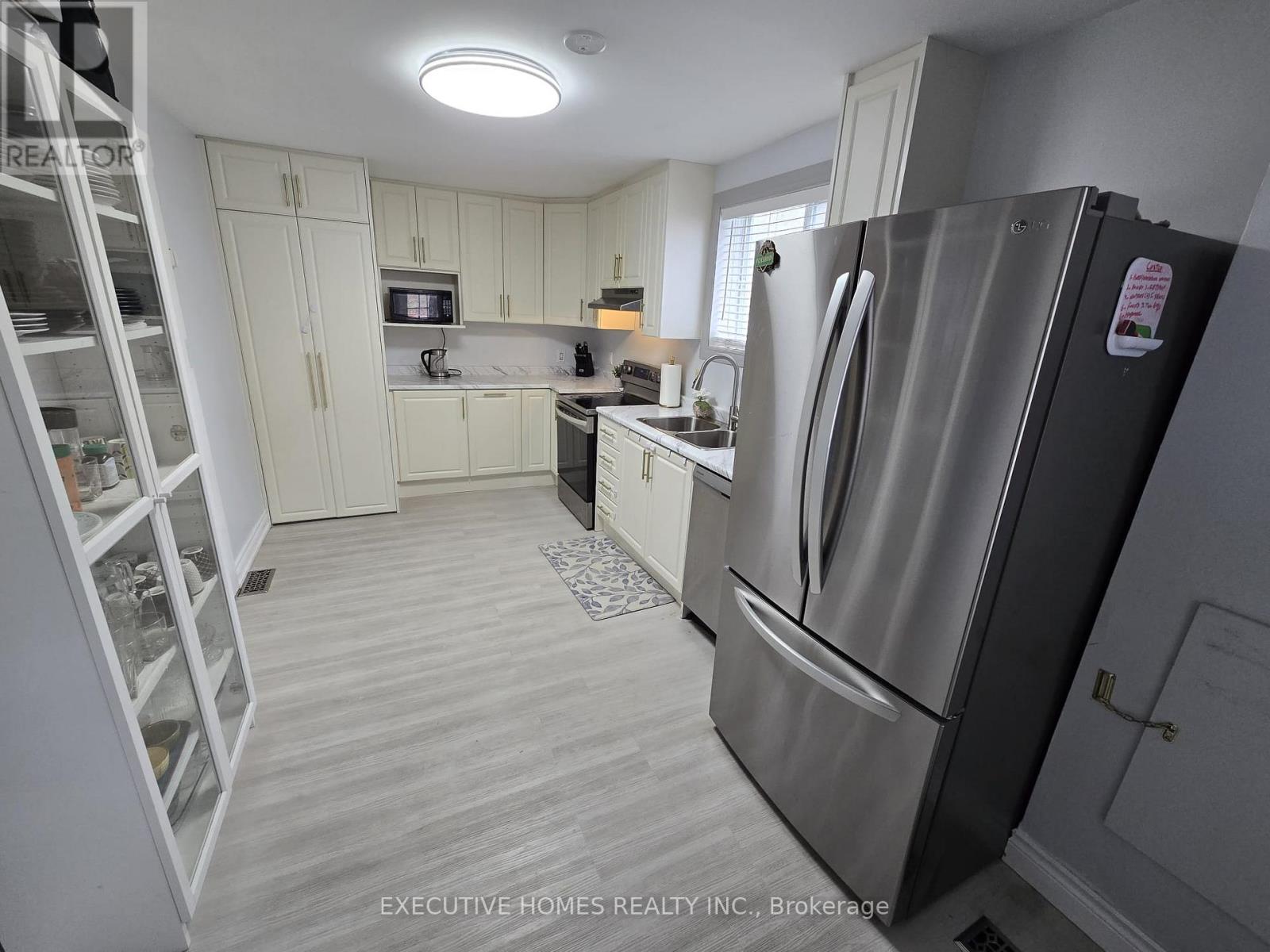 19 Cedar Street, Belleville, Ontario  K8P 3L8 - Photo 22 - X12564584