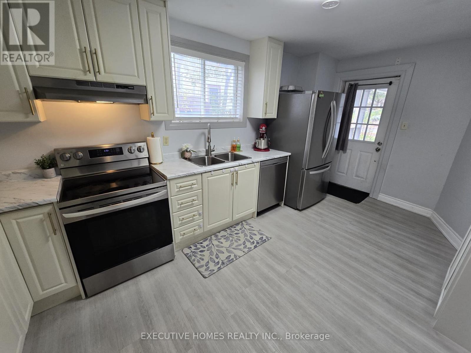 19 Cedar Street, Belleville, Ontario  K8P 3L8 - Photo 23 - X12564584