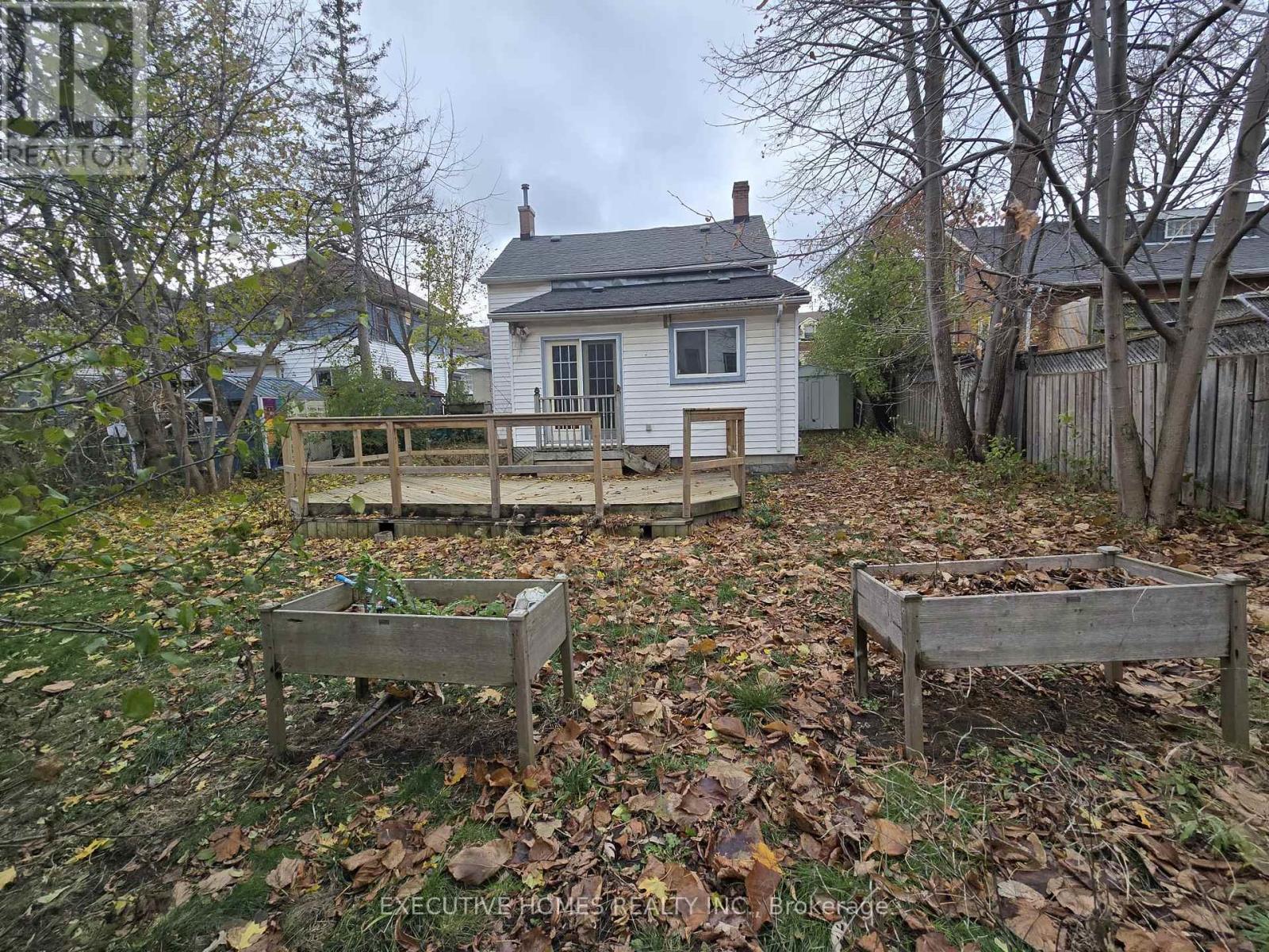 19 Cedar Street, Belleville, Ontario  K8P 3L8 - Photo 3 - X12564584