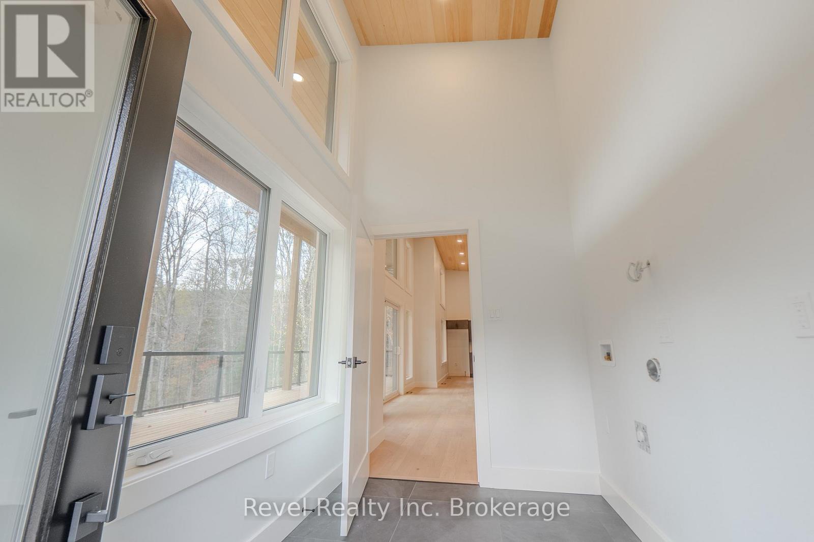 52 Laurentian Crescent, Mattawan, Ontario P0H 1V0 - Photo 10 - X12564644