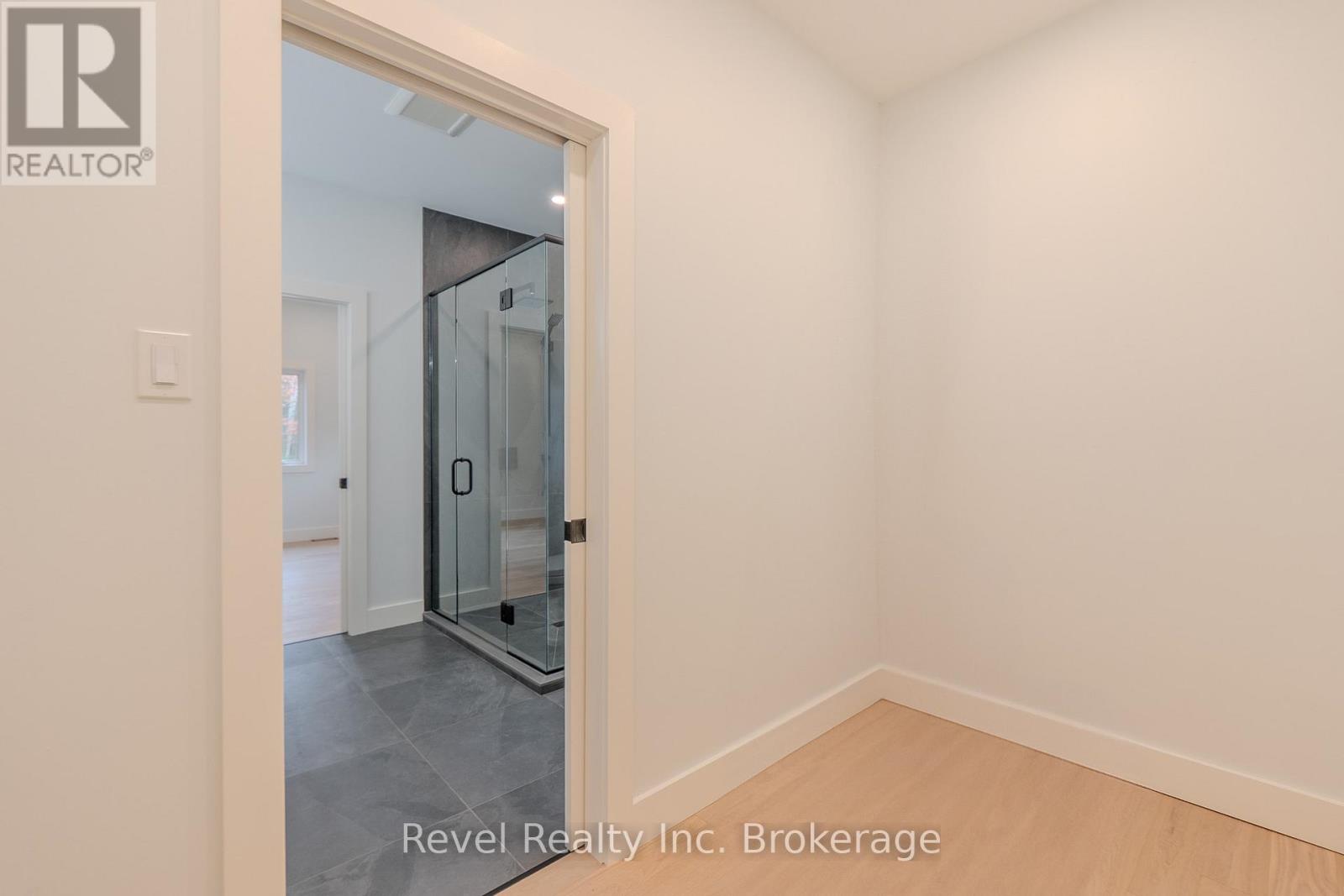 52 Laurentian Crescent, Mattawan, Ontario P0H 1V0 - Photo 15 - X12564644