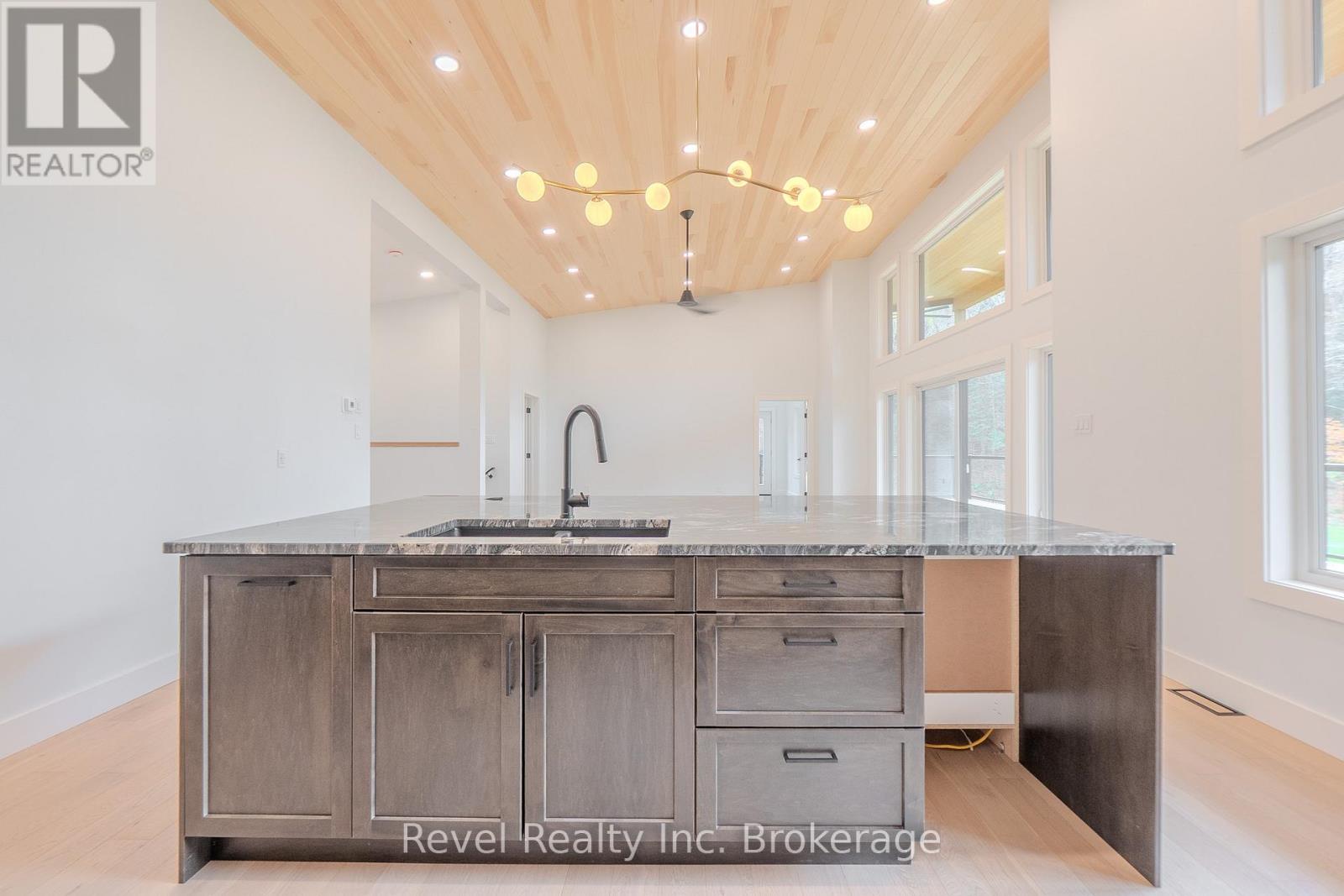 52 Laurentian Crescent, Mattawan, Ontario P0H 1V0 - Photo 21 - X12564644