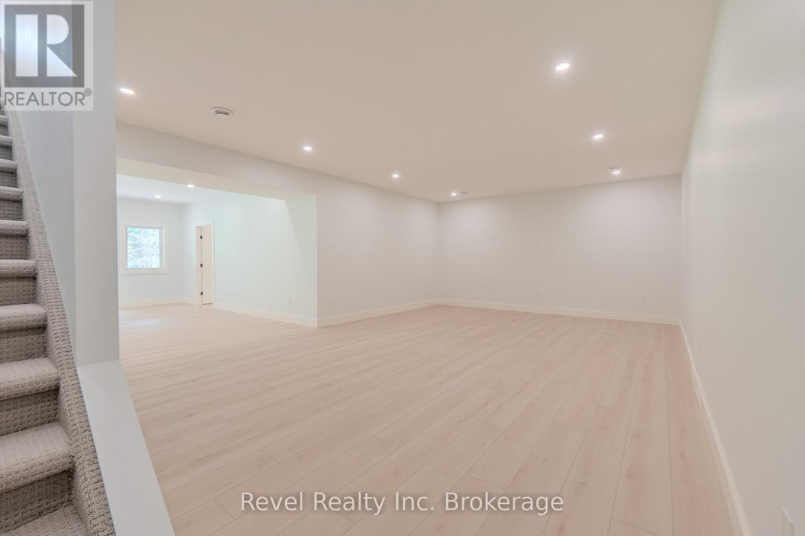 52 Laurentian Crescent, Mattawan, Ontario P0H 1V0 - Photo 27 - X12564644