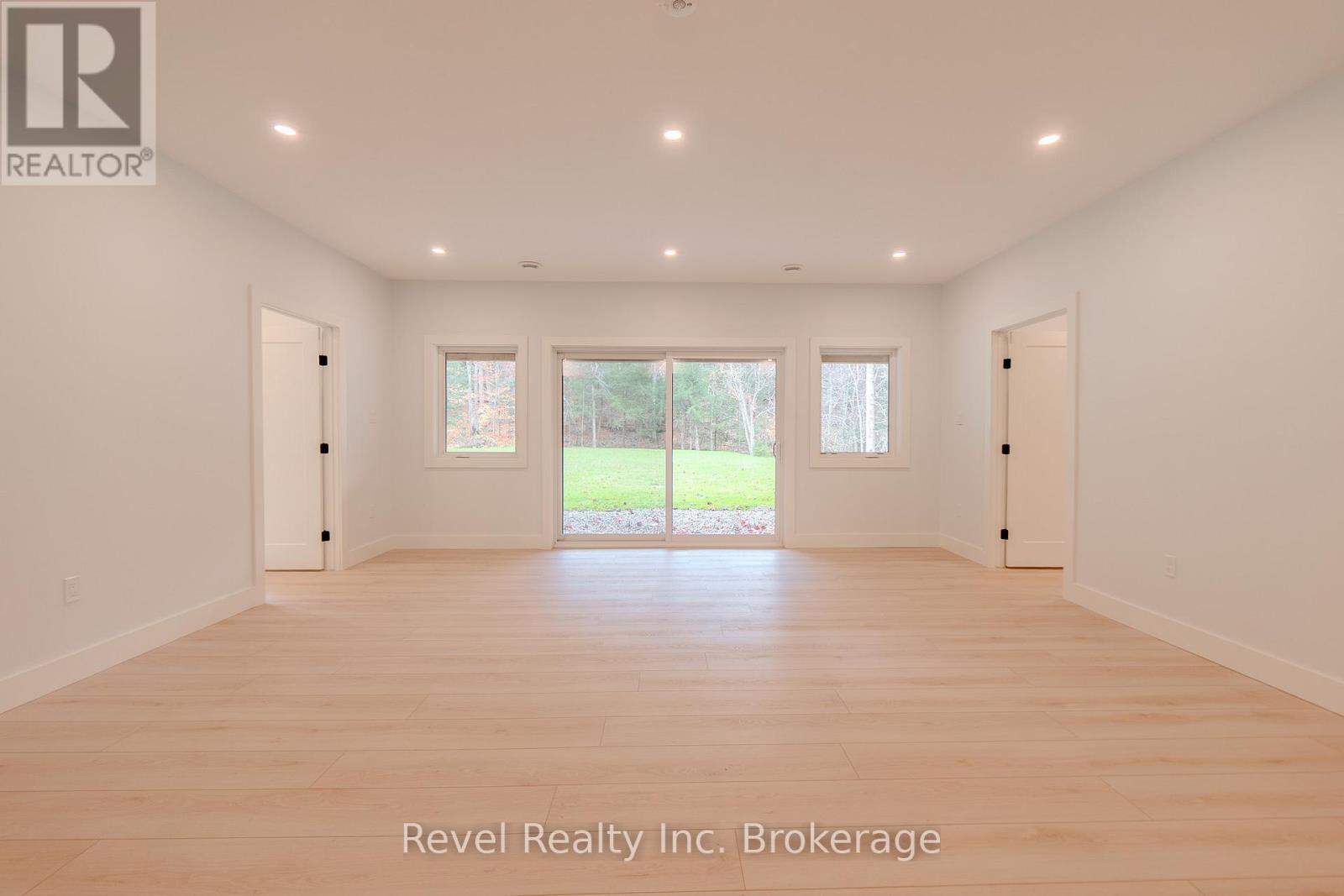 52 Laurentian Crescent, Mattawan, Ontario P0H 1V0 - Photo 29 - X12564644