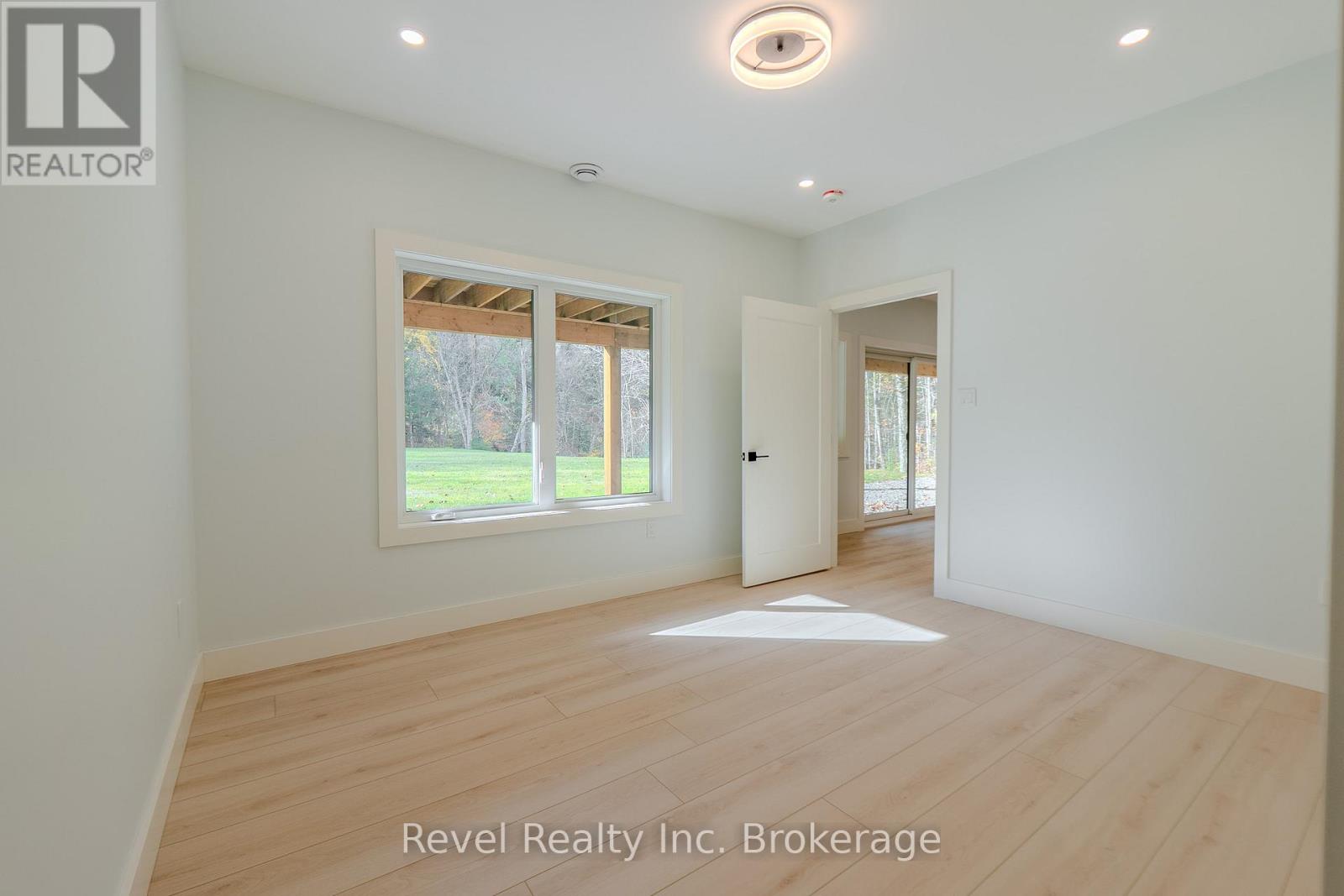 52 Laurentian Crescent, Mattawan, Ontario P0H 1V0 - Photo 32 - X12564644