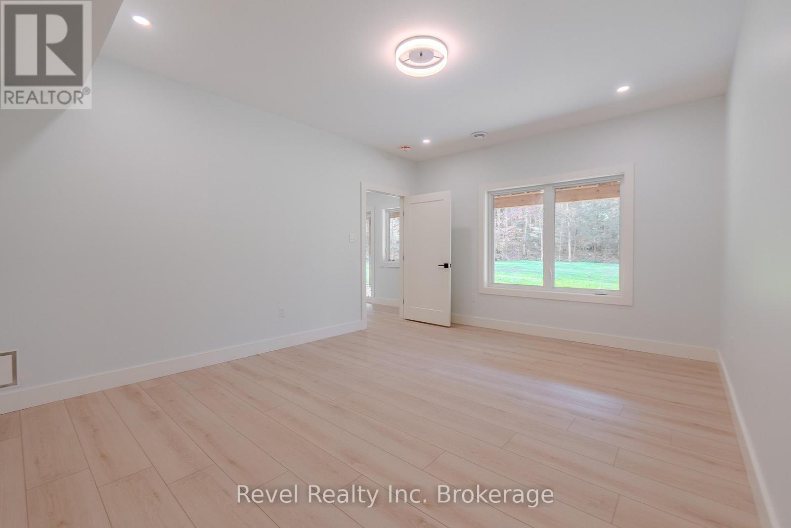 52 Laurentian Crescent, Mattawan, Ontario P0H 1V0 - Photo 34 - X12564644