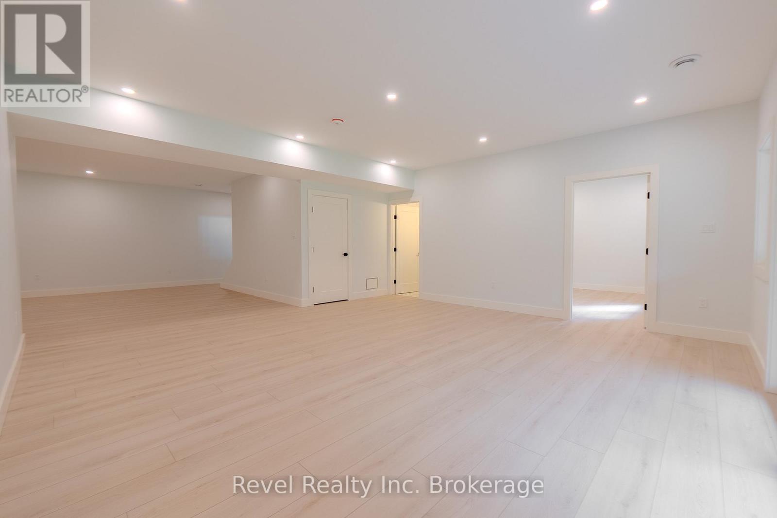 52 Laurentian Crescent, Mattawan, Ontario P0H 1V0 - Photo 37 - X12564644