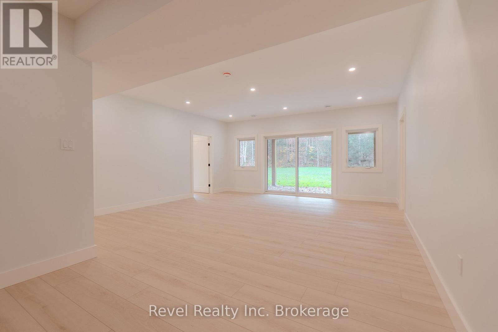 52 Laurentian Crescent, Mattawan, Ontario P0H 1V0 - Photo 38 - X12564644