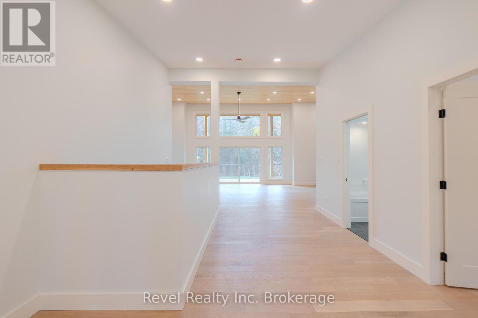 52 Laurentian Crescent, Mattawan, Ontario P0H 1V0 - Photo 4 - X12564644